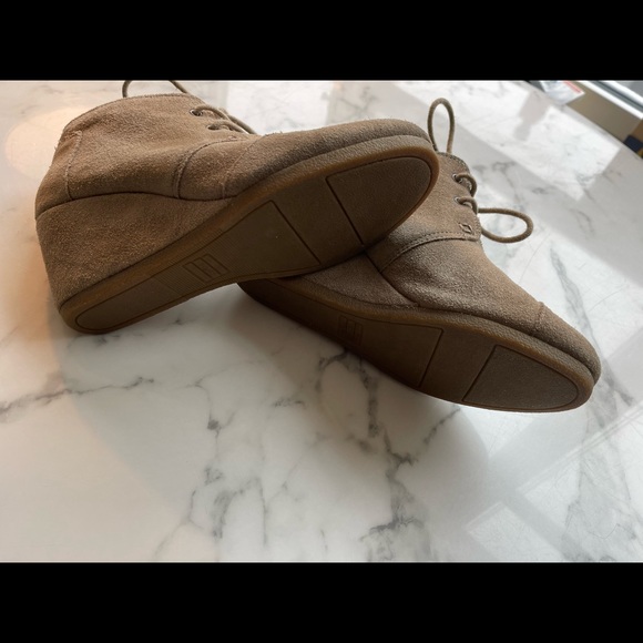 Tom’s Booties - Picture 6 of 6